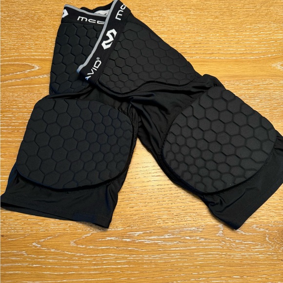 McDavid protective hockey shorts - Picture 2 of 5